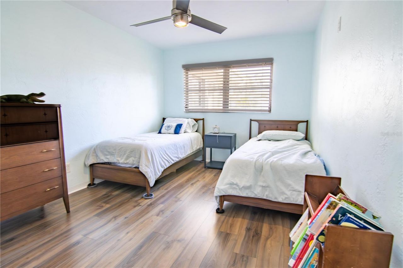 1129 39th Avenue Ne, Saint Petersburg, FL 33703 Photo