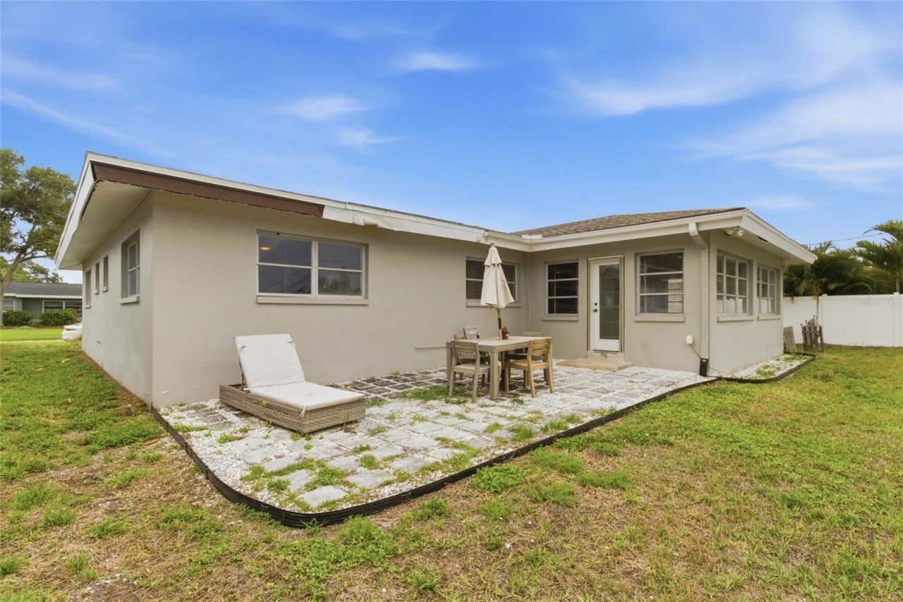 1129 39th Avenue Ne, Saint Petersburg, FL 33703 Photo