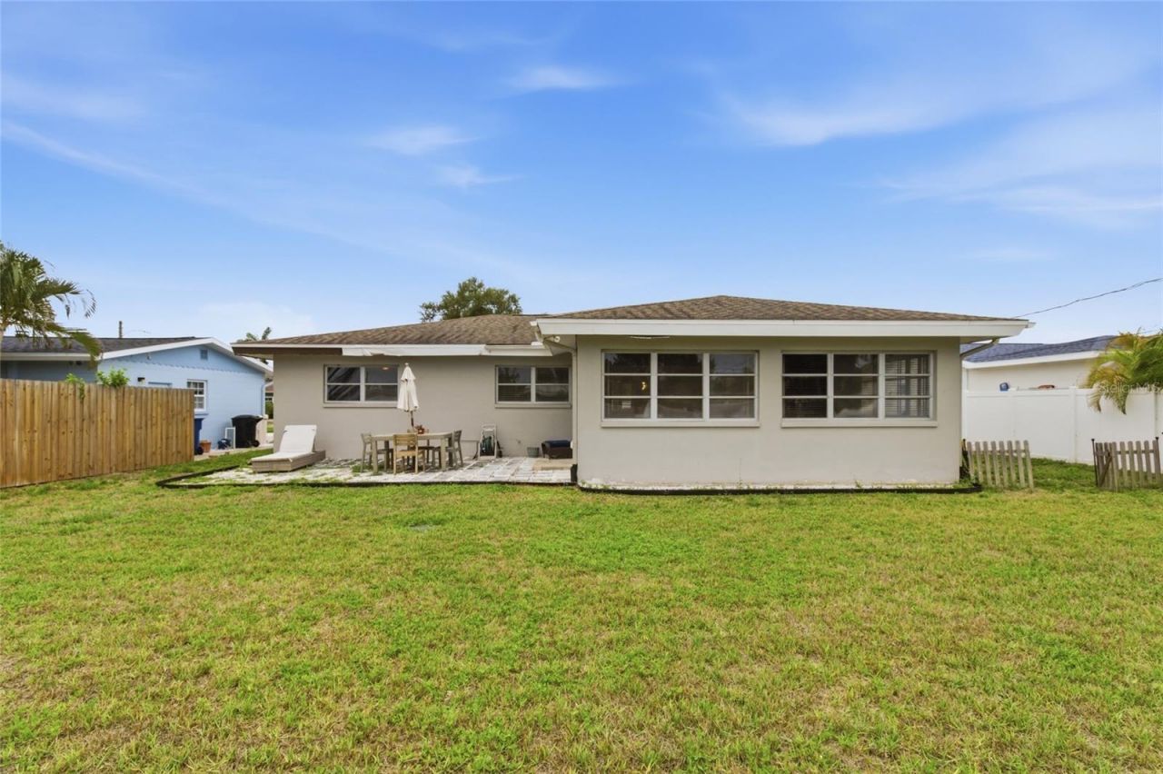 1129 39th Avenue Ne, Saint Petersburg, FL 33703 Photo