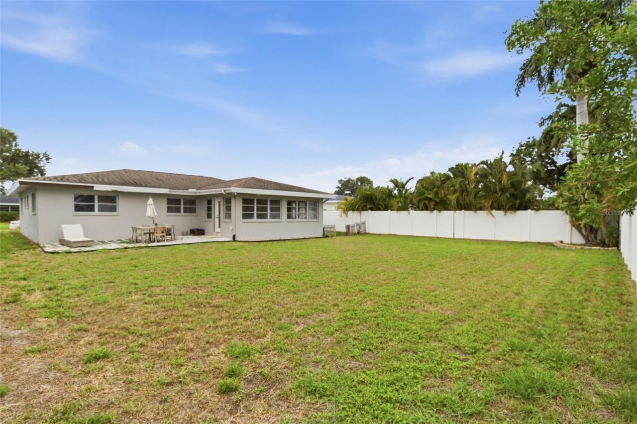 1129 39th Avenue Ne, Saint Petersburg, FL 33703 Photo