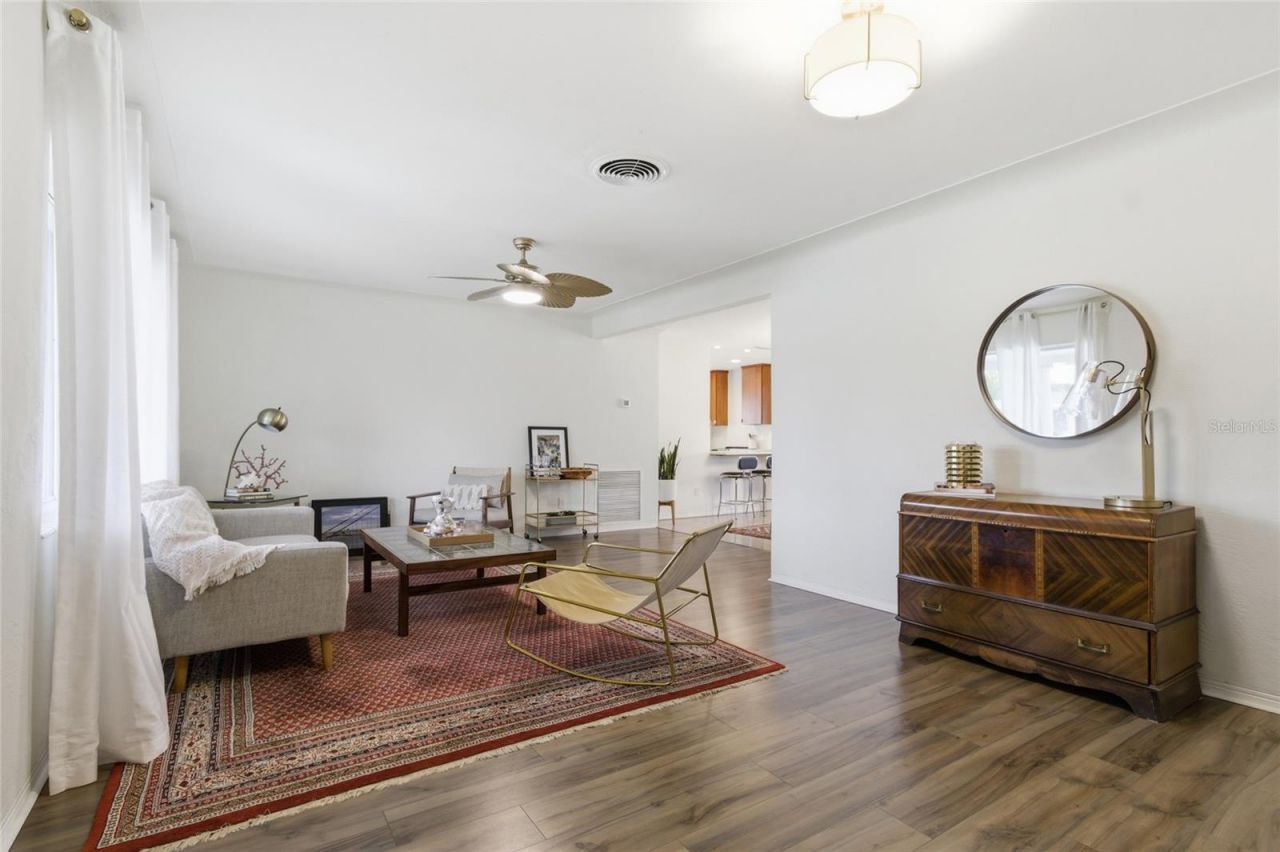 1129 39th Avenue Ne, Saint Petersburg, FL 33703 Photo