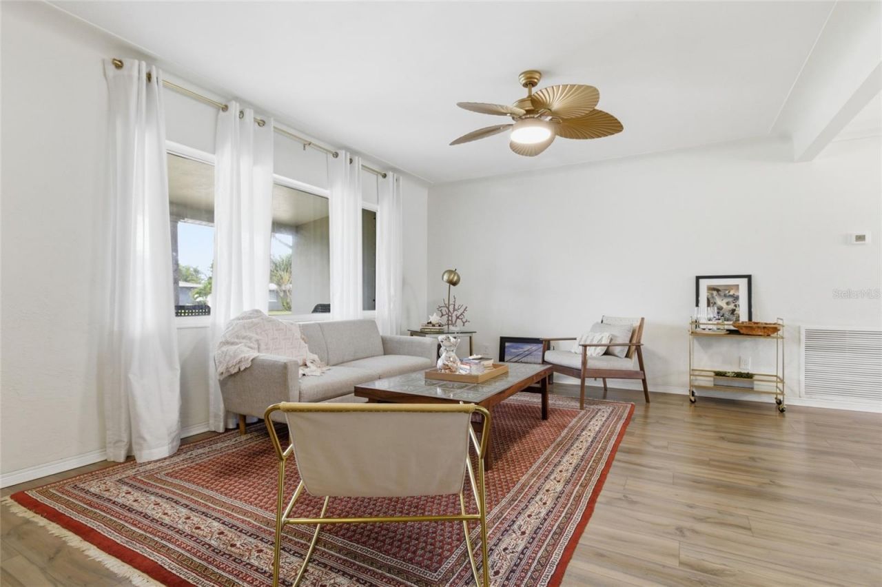 1129 39th Avenue Ne, Saint Petersburg, FL 33703 Photo