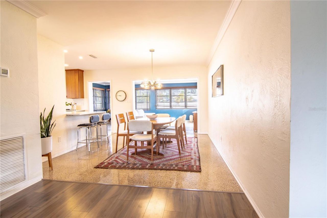 1129 39th Avenue Ne, Saint Petersburg, FL 33703 Photo