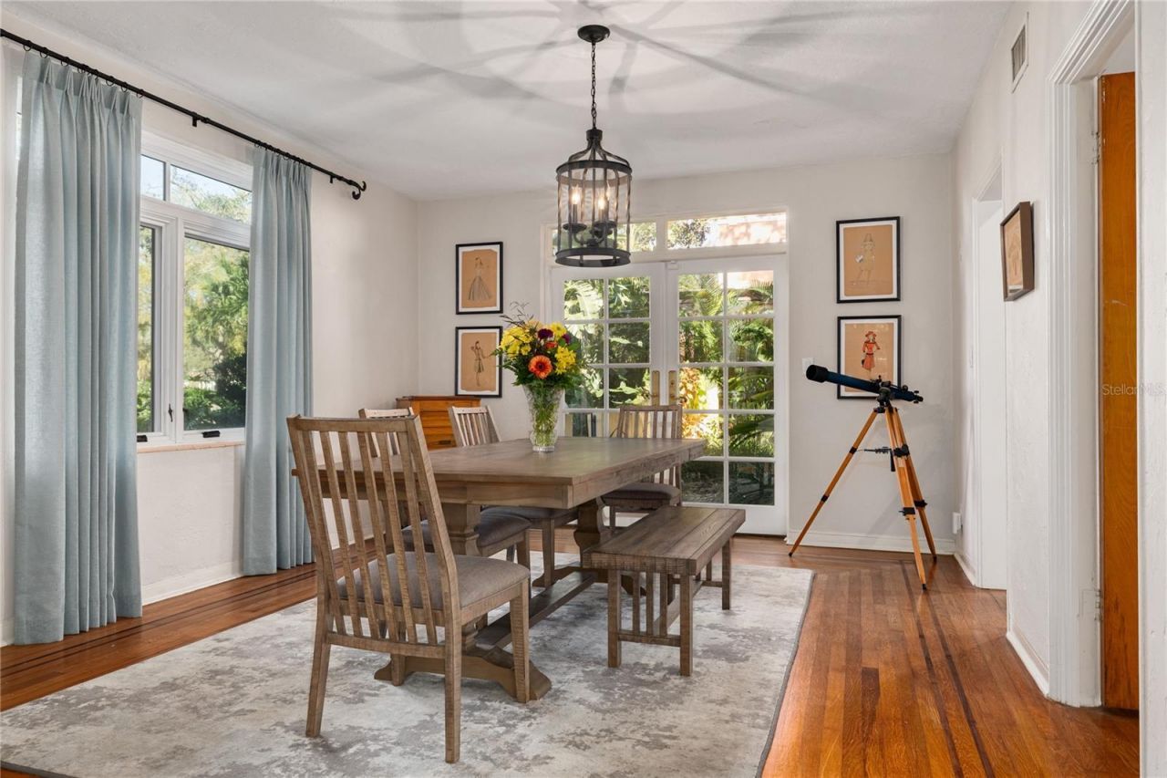 438 Villagrande Avenue S, Saint Petersburg, FL 33707 Photo