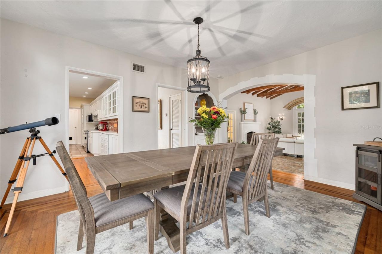 438 Villagrande Avenue S, Saint Petersburg, FL 33707 Photo