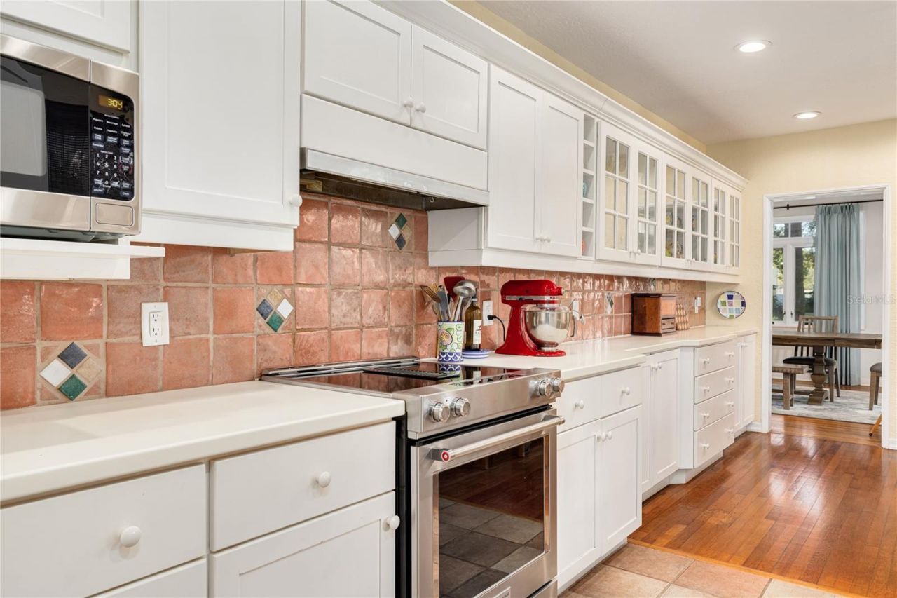 438 Villagrande Avenue S, Saint Petersburg, FL 33707 Photo