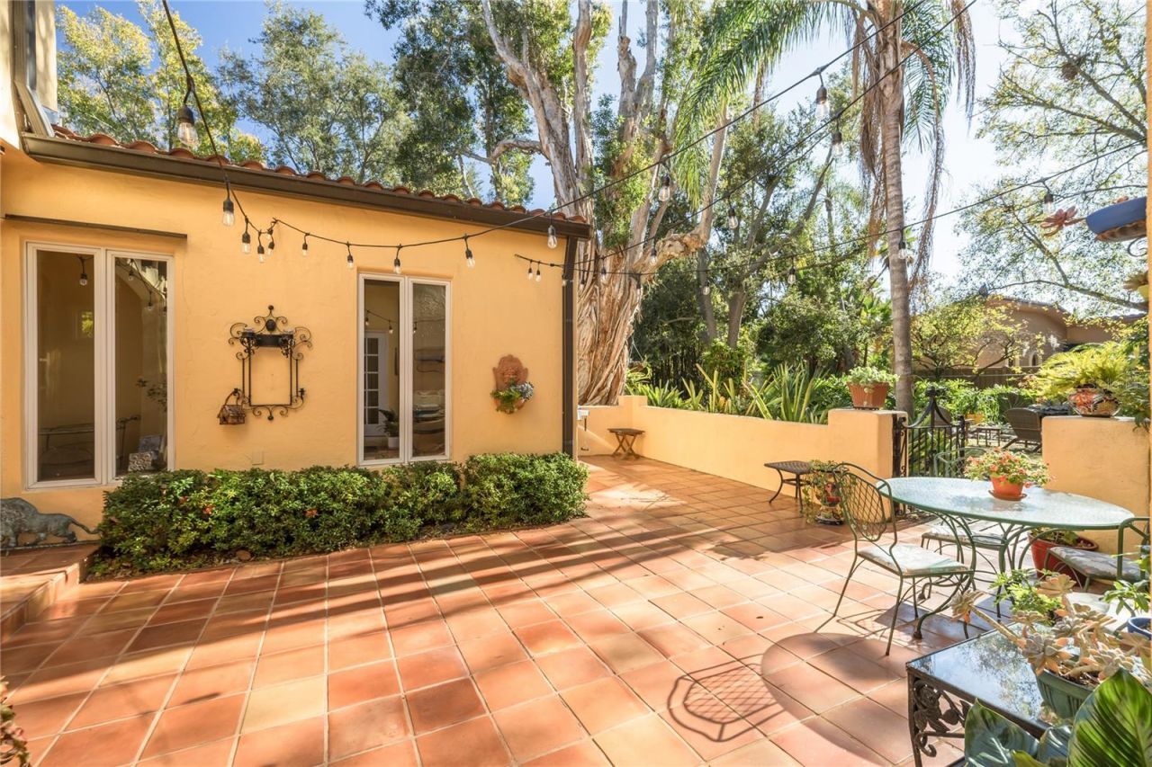 438 Villagrande Avenue S, Saint Petersburg, FL 33707 Photo