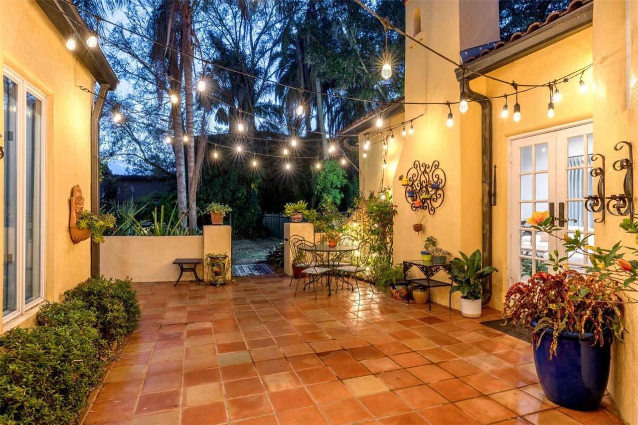 438 Villagrande Avenue S, Saint Petersburg, FL 33707 Photo