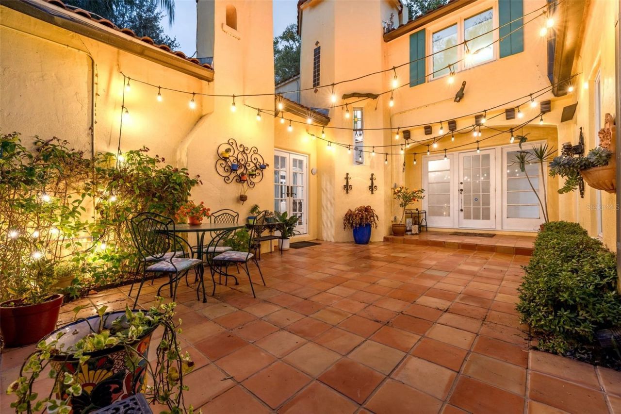 438 Villagrande Avenue S, Saint Petersburg, FL 33707 Photo