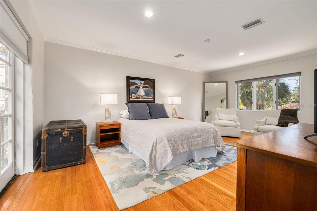 438 Villagrande Avenue S, Saint Petersburg, FL 33707 Photo