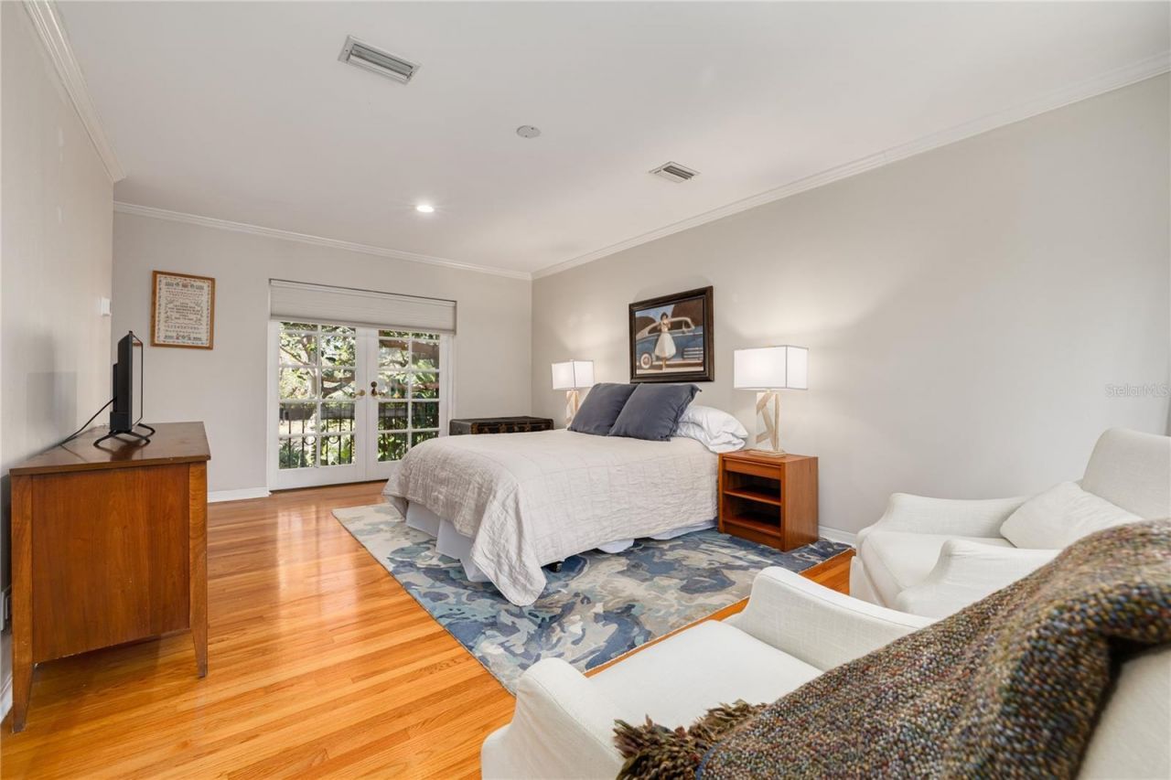 438 Villagrande Avenue S, Saint Petersburg, FL 33707 Photo