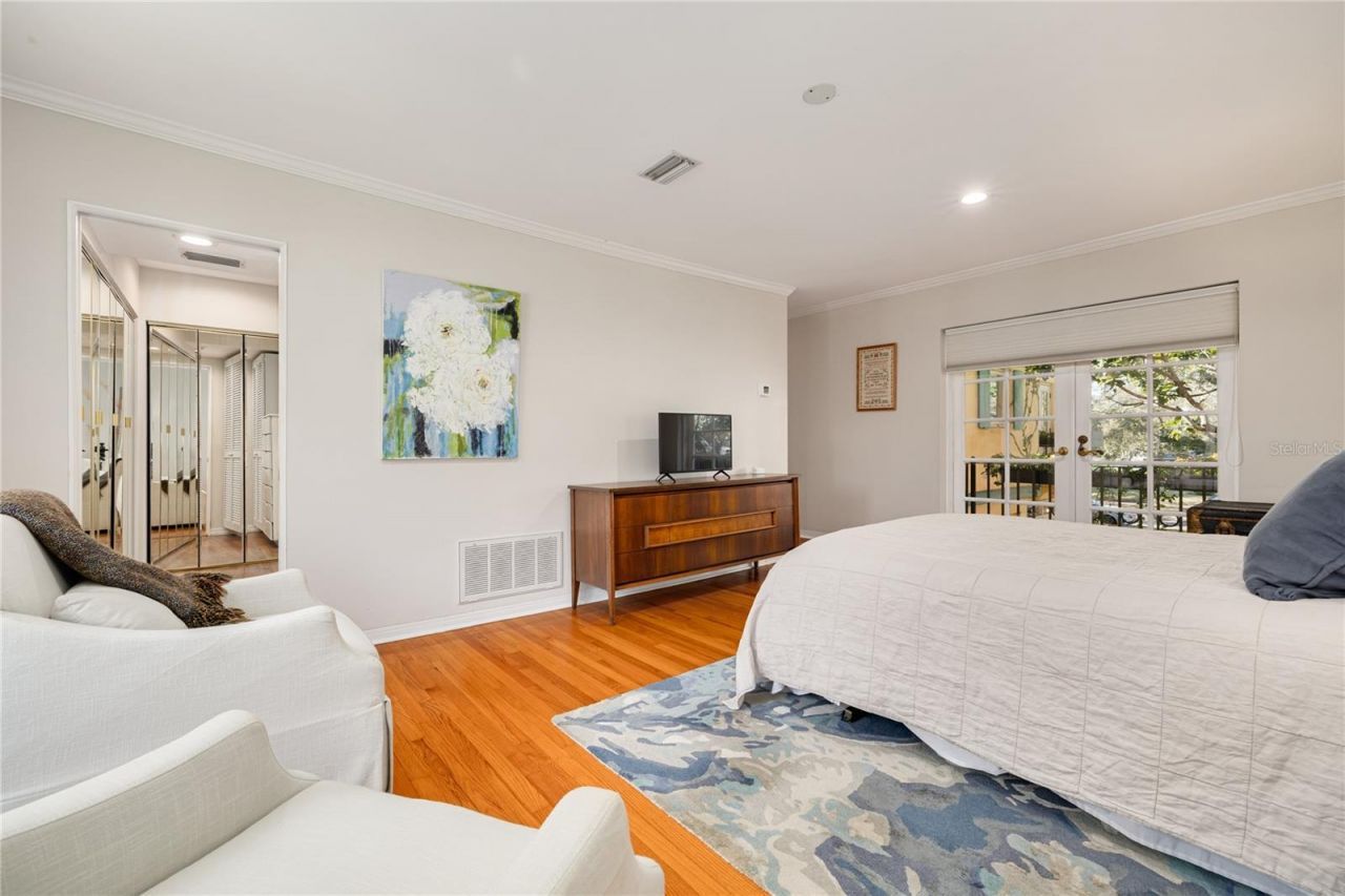 438 Villagrande Avenue S, Saint Petersburg, FL 33707 Photo