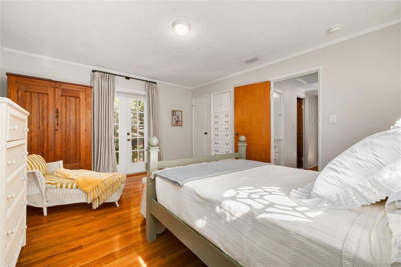 438 Villagrande Avenue S, Saint Petersburg, FL 33707 Photo