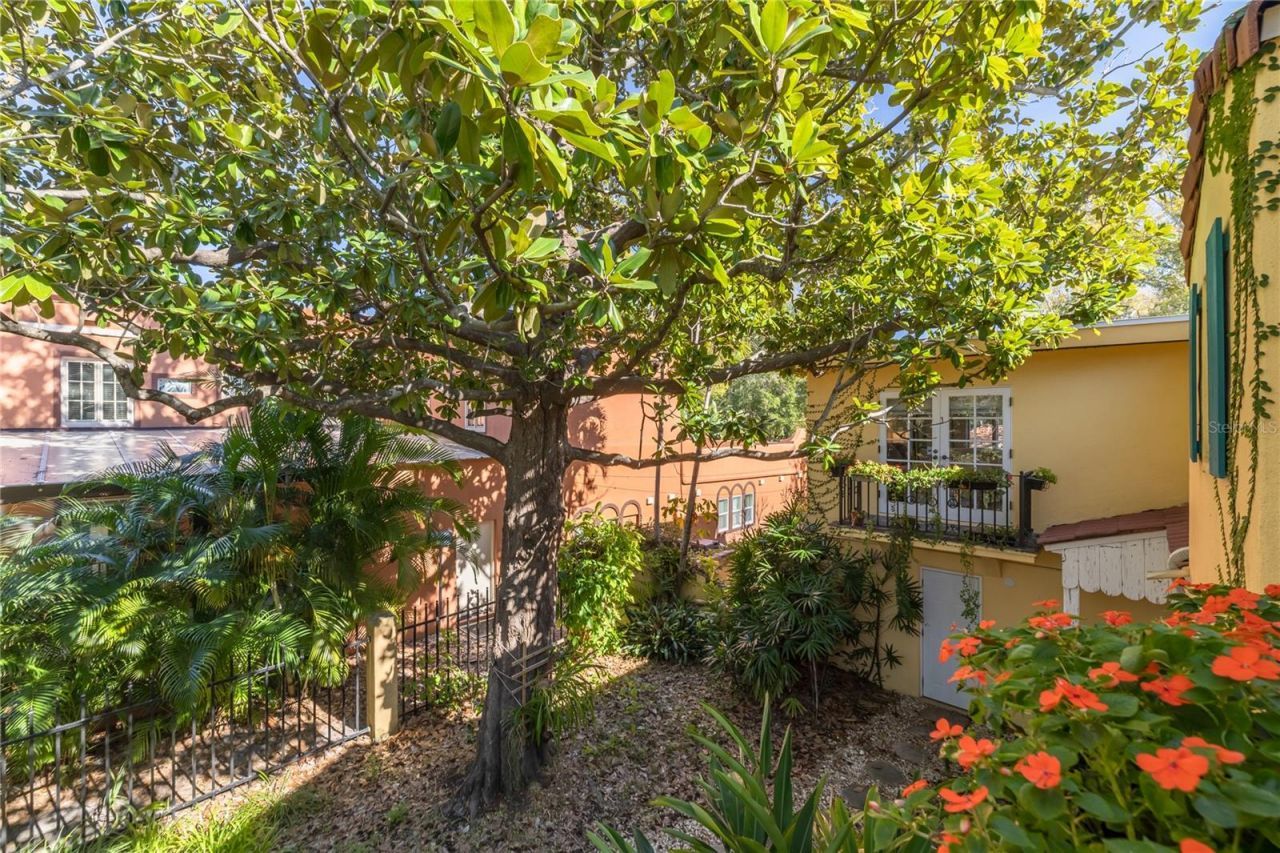 438 Villagrande Avenue S, Saint Petersburg, FL 33707 Photo