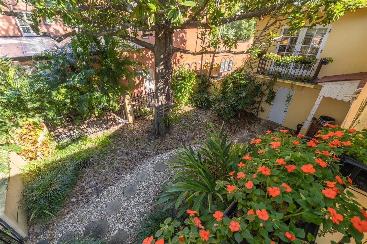 438 Villagrande Avenue S, Saint Petersburg, FL 33707 Photo