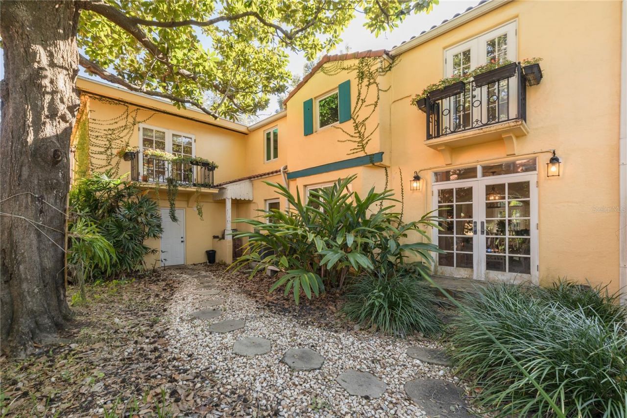 438 Villagrande Avenue S, Saint Petersburg, FL 33707 Photo