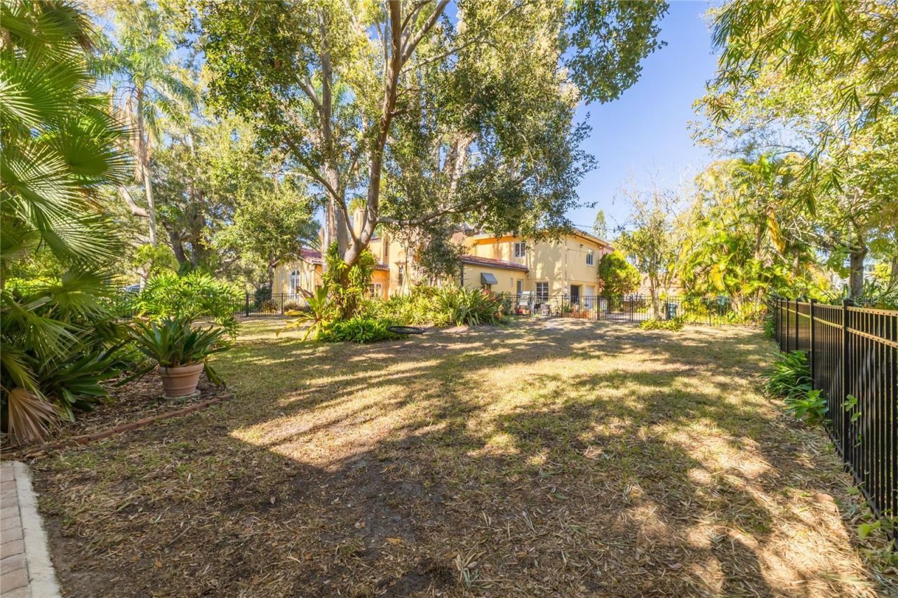 438 Villagrande Avenue S, Saint Petersburg, FL 33707 Photo