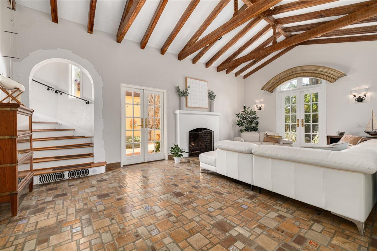 438 Villagrande Avenue S, Saint Petersburg, FL 33707 Photo