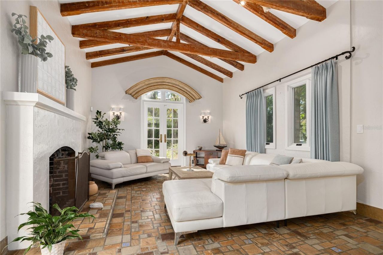 438 Villagrande Avenue S, Saint Petersburg, FL 33707 Photo