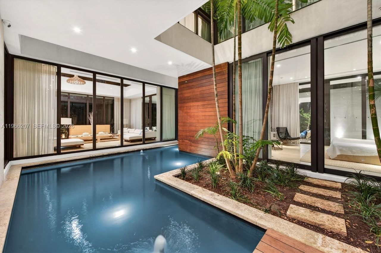 2300 Sunset Dr , Miami Beach, FL 33140 Photo