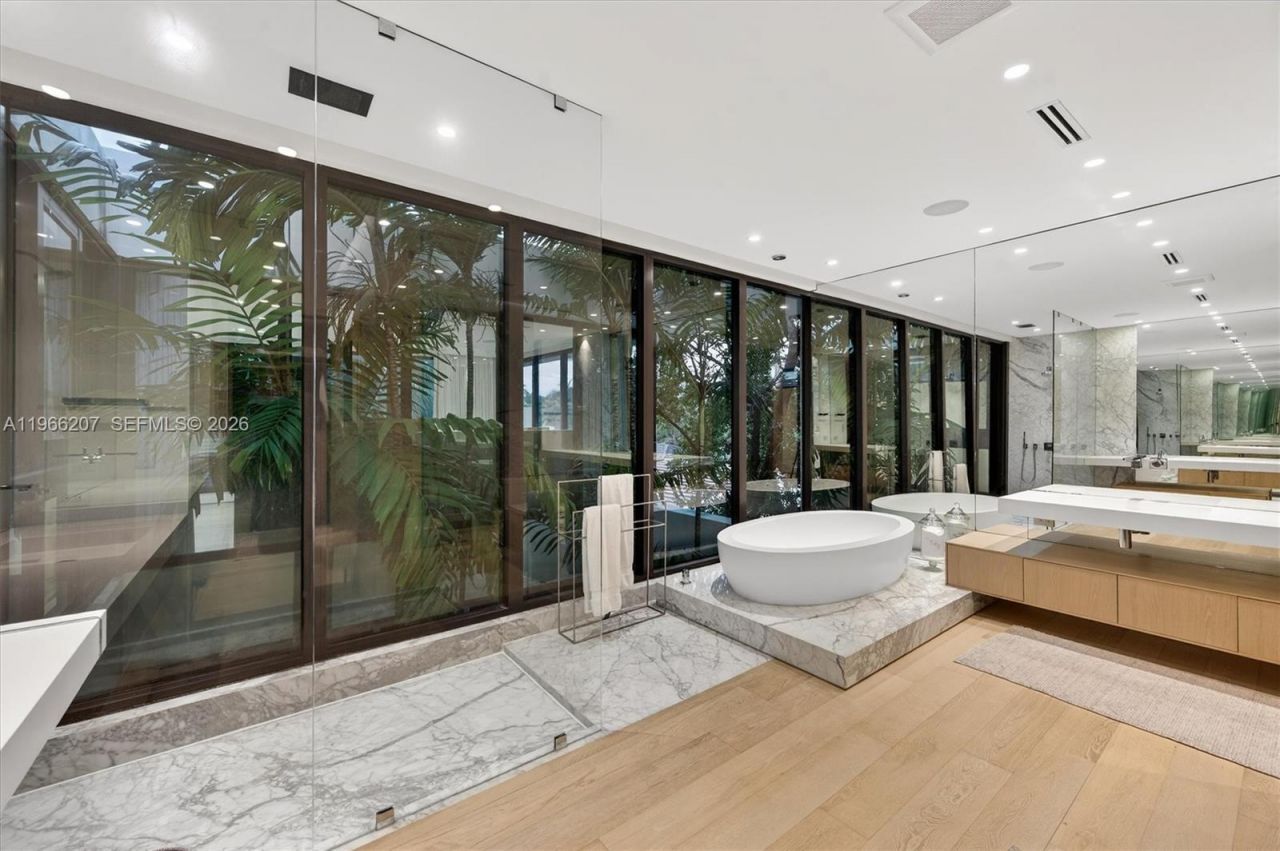 2300 Sunset Dr , Miami Beach, FL 33140 Photo