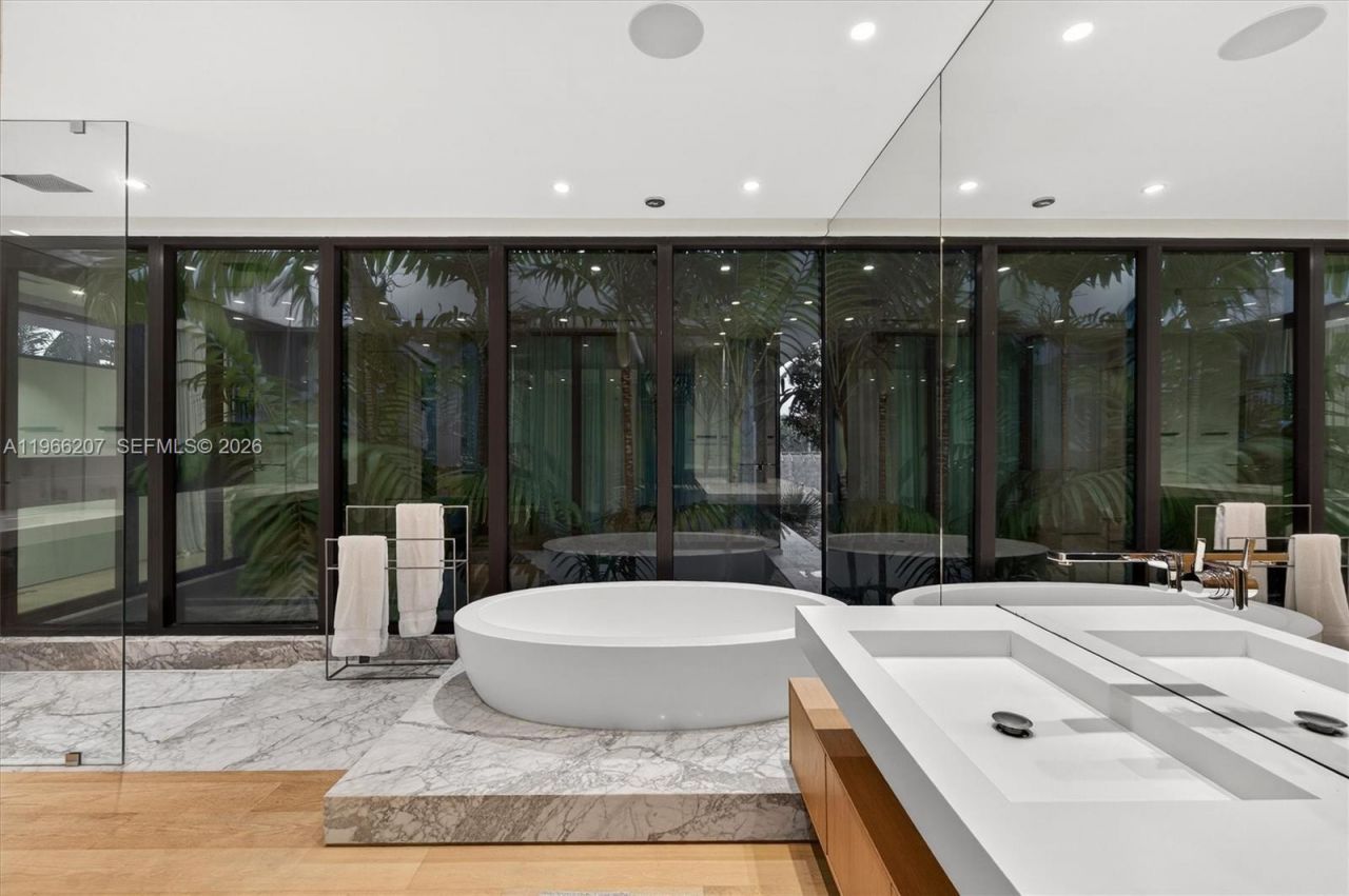 2300 Sunset Dr , Miami Beach, FL 33140 Photo