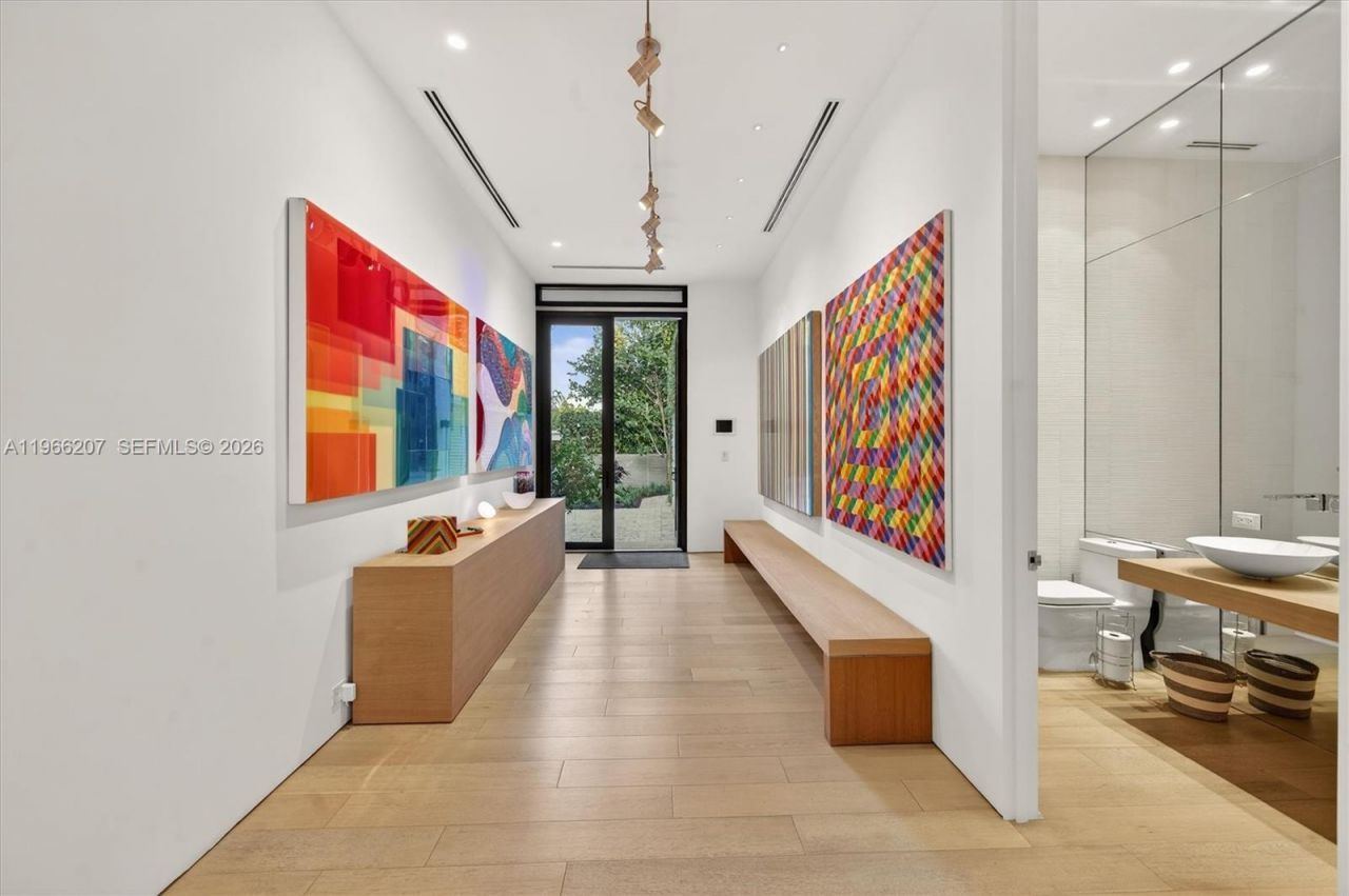 2300 Sunset Dr , Miami Beach, FL 33140 Photo