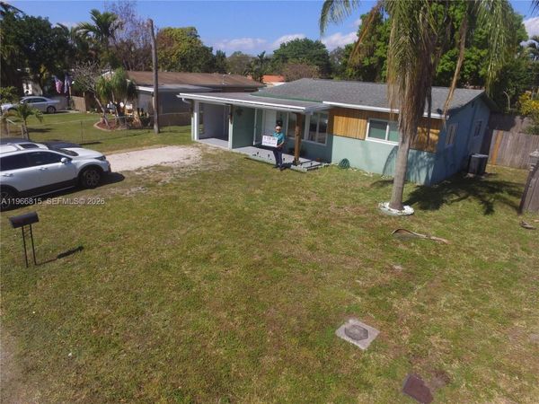 2765 SW 47th St, Dania Beach, FL 33312
