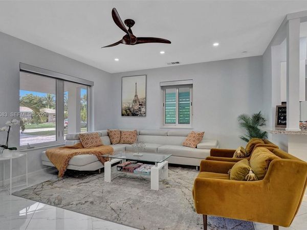 5230 NE 20th Ave, Fort Lauderdale, FL 33308