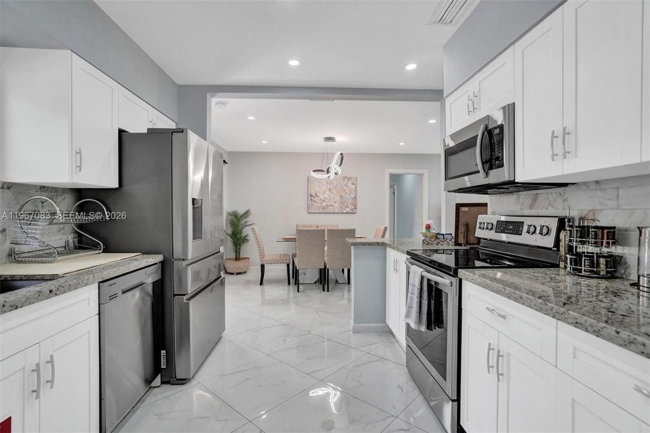 5230 NE 20th Ave, Fort Lauderdale, FL 33308 Photo