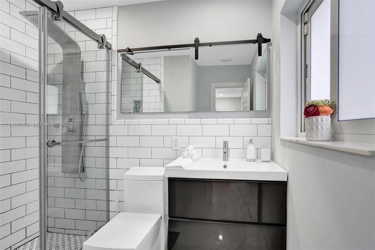 5230 NE 20th Ave, Fort Lauderdale, FL 33308 Photo