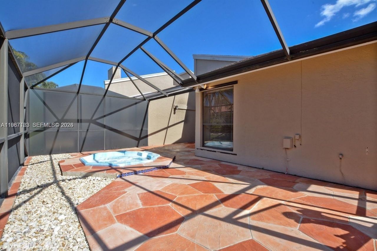 6720 Canary Palm Cir, Boca Raton, FL 33433 Photo