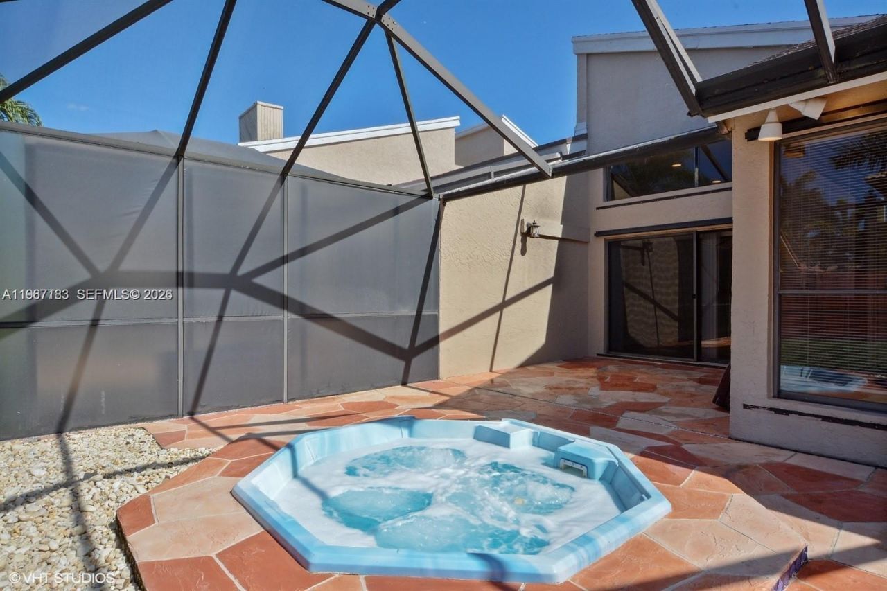 6720 Canary Palm Cir, Boca Raton, FL 33433 Photo