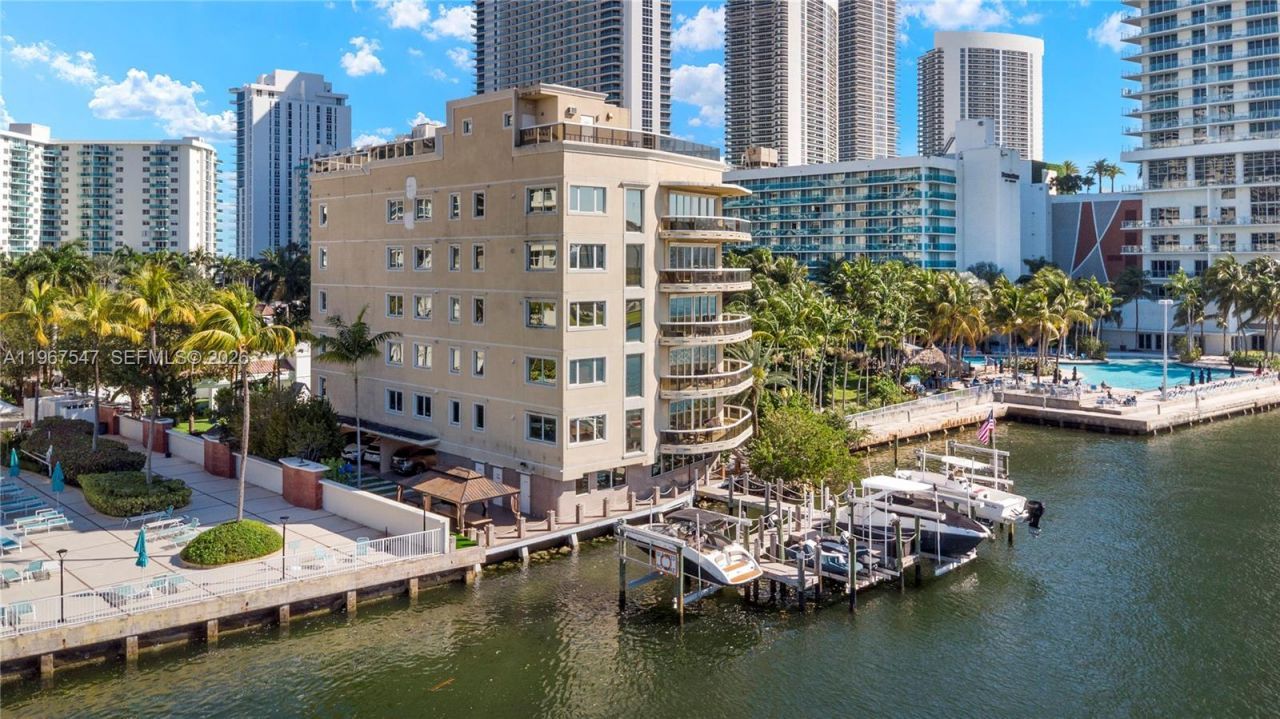 12 Seacrest Pkwy, Unit 3, Hollywood, FL 33019 Photo