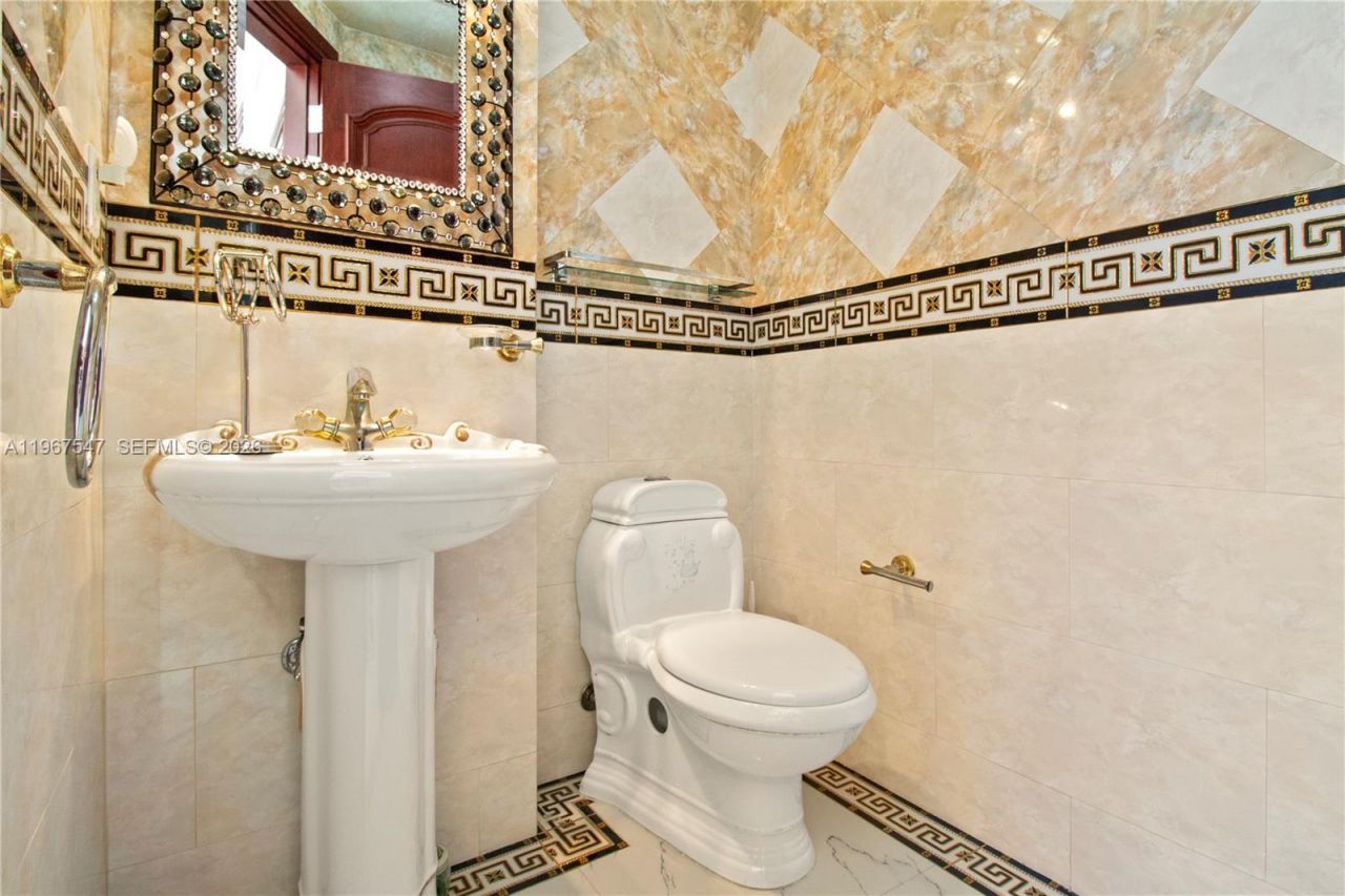 12 Seacrest Pkwy, Unit 3, Hollywood, FL 33019 Photo