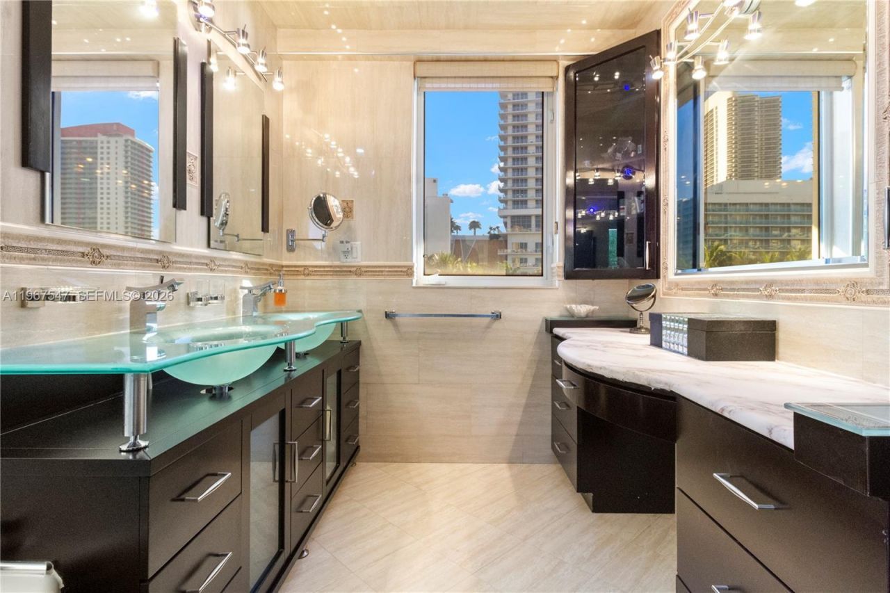 12 Seacrest Pkwy, Unit 3, Hollywood, FL 33019 Photo