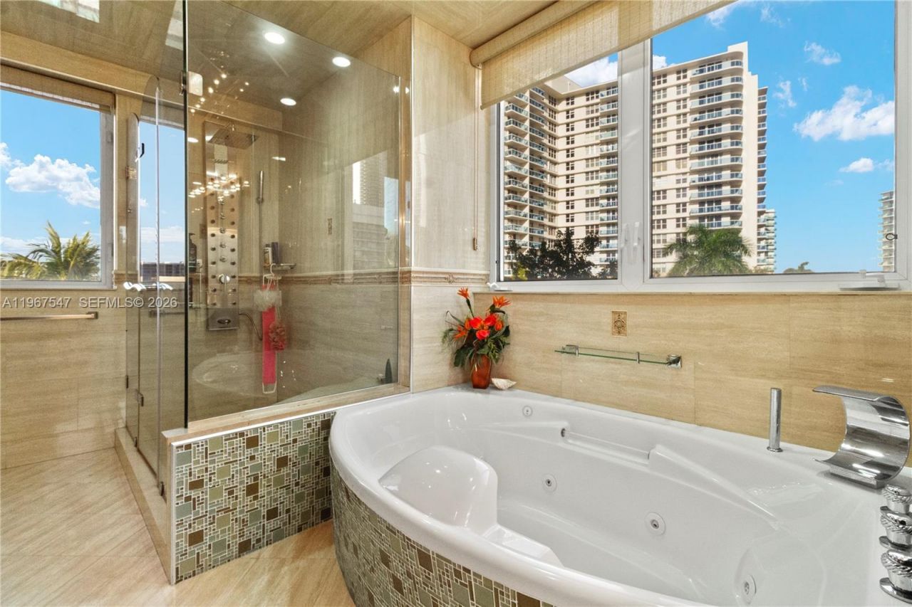 12 Seacrest Pkwy, Unit 3, Hollywood, FL 33019 Photo