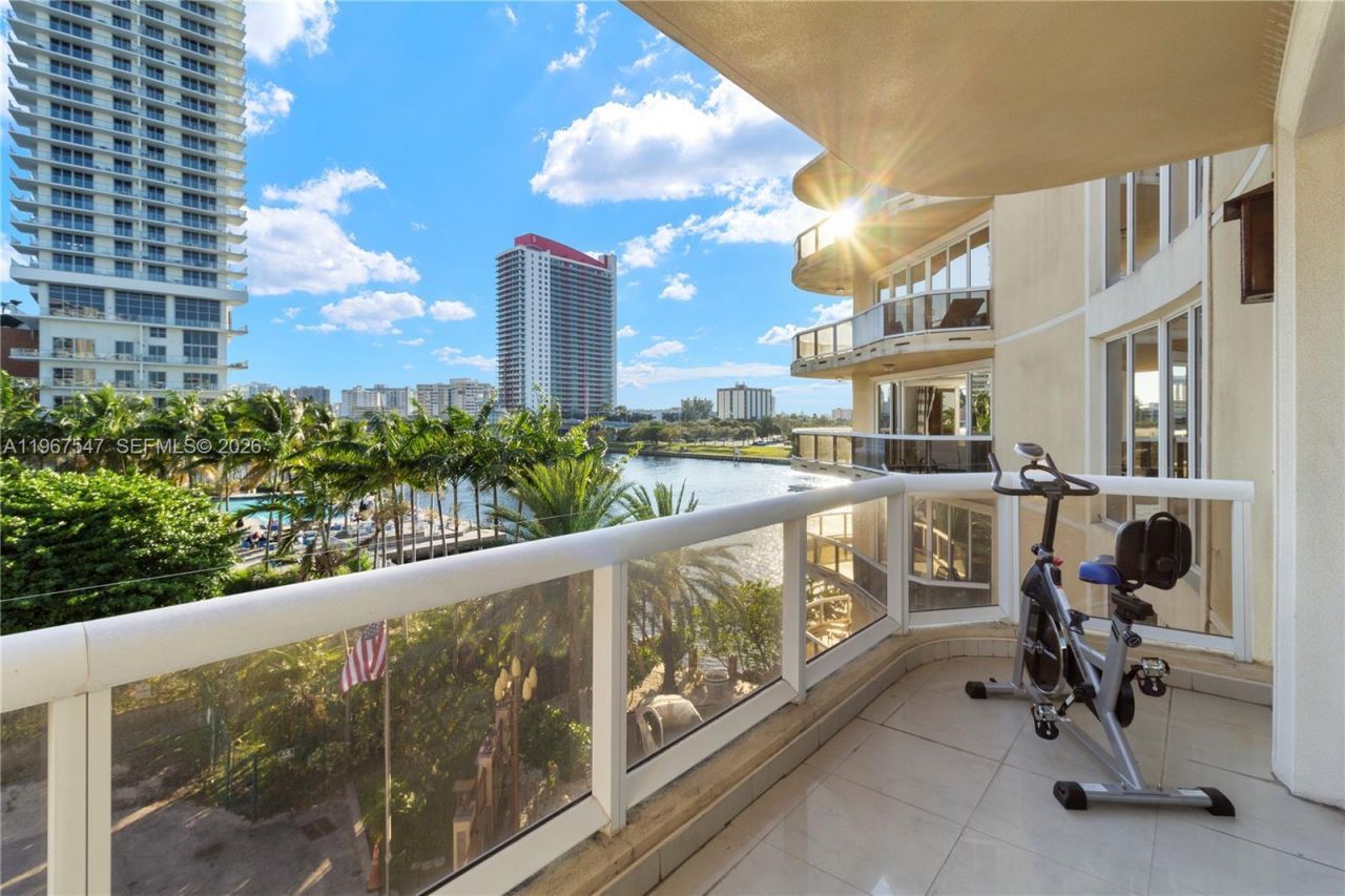 12 Seacrest Pkwy, Unit 3, Hollywood, FL 33019 Photo