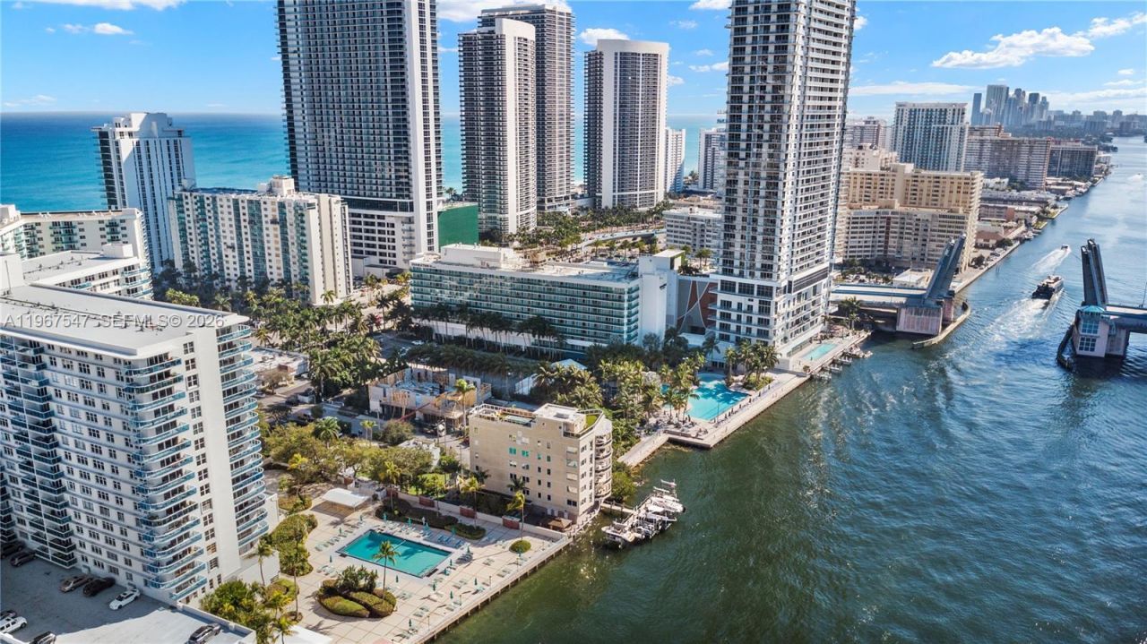 12 Seacrest Pkwy, Unit 3, Hollywood, FL 33019 Photo