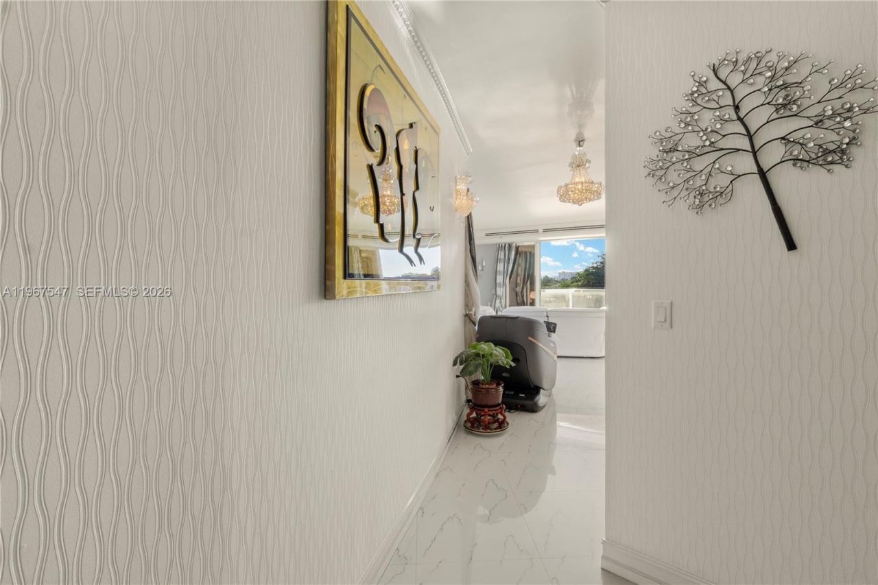 12 Seacrest Pkwy, Unit 3, Hollywood, FL 33019 Photo