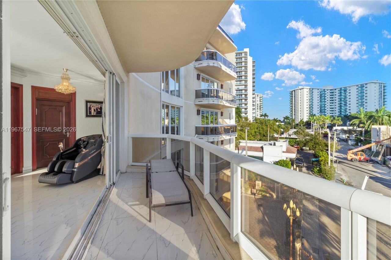 12 Seacrest Pkwy, Unit 3, Hollywood, FL 33019 Photo