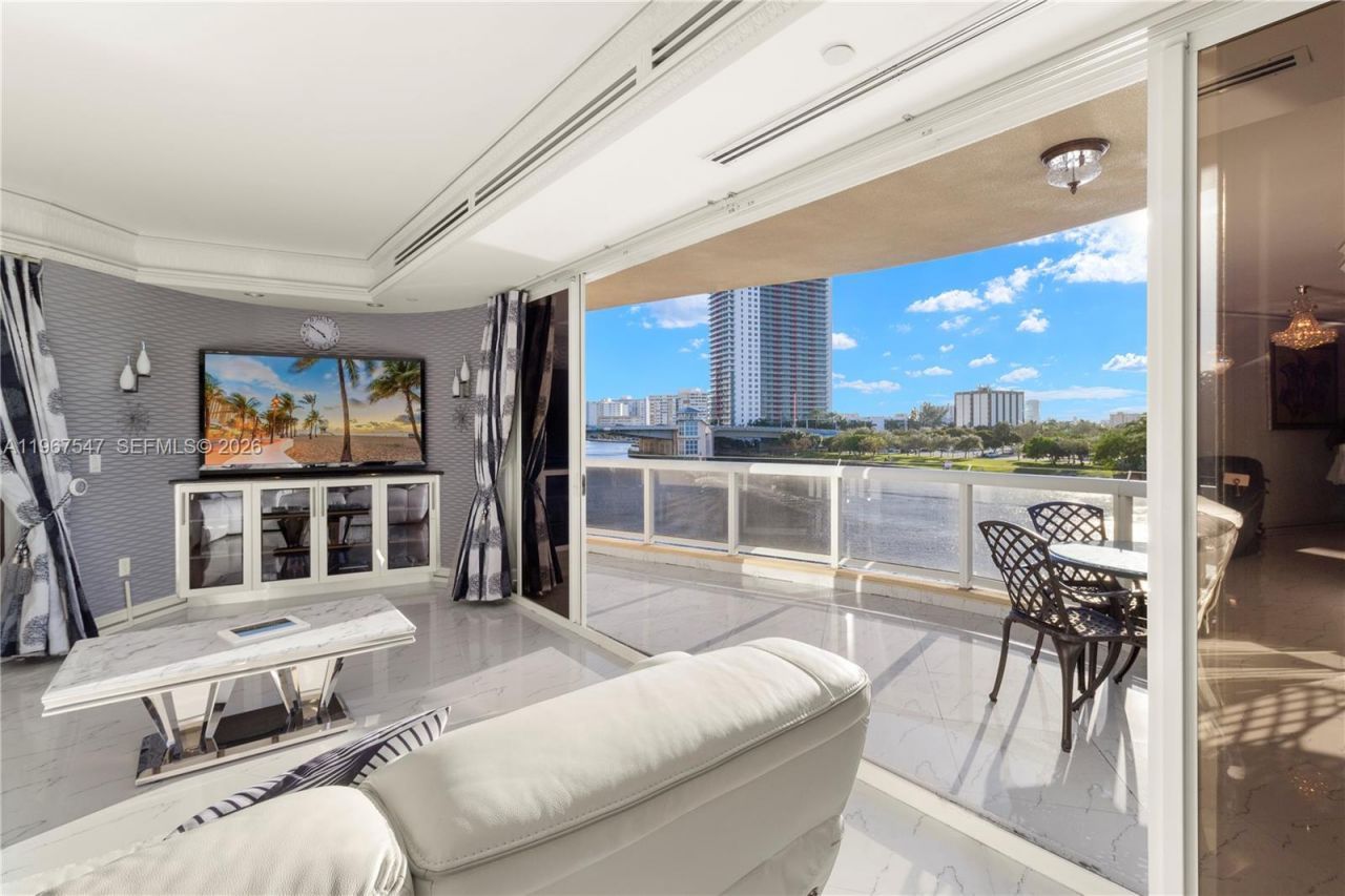 12 Seacrest Pkwy, Unit 3, Hollywood, FL 33019 Photo