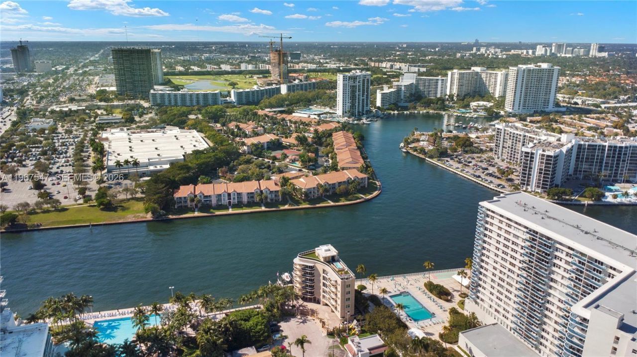 12 Seacrest Pkwy, Unit 3, Hollywood, FL 33019 Photo