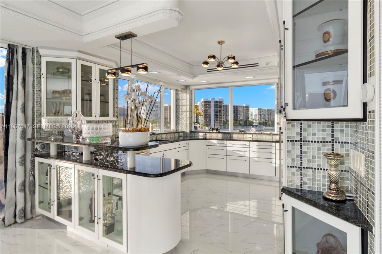 12 Seacrest Pkwy, Unit 3, Hollywood, FL 33019 Photo