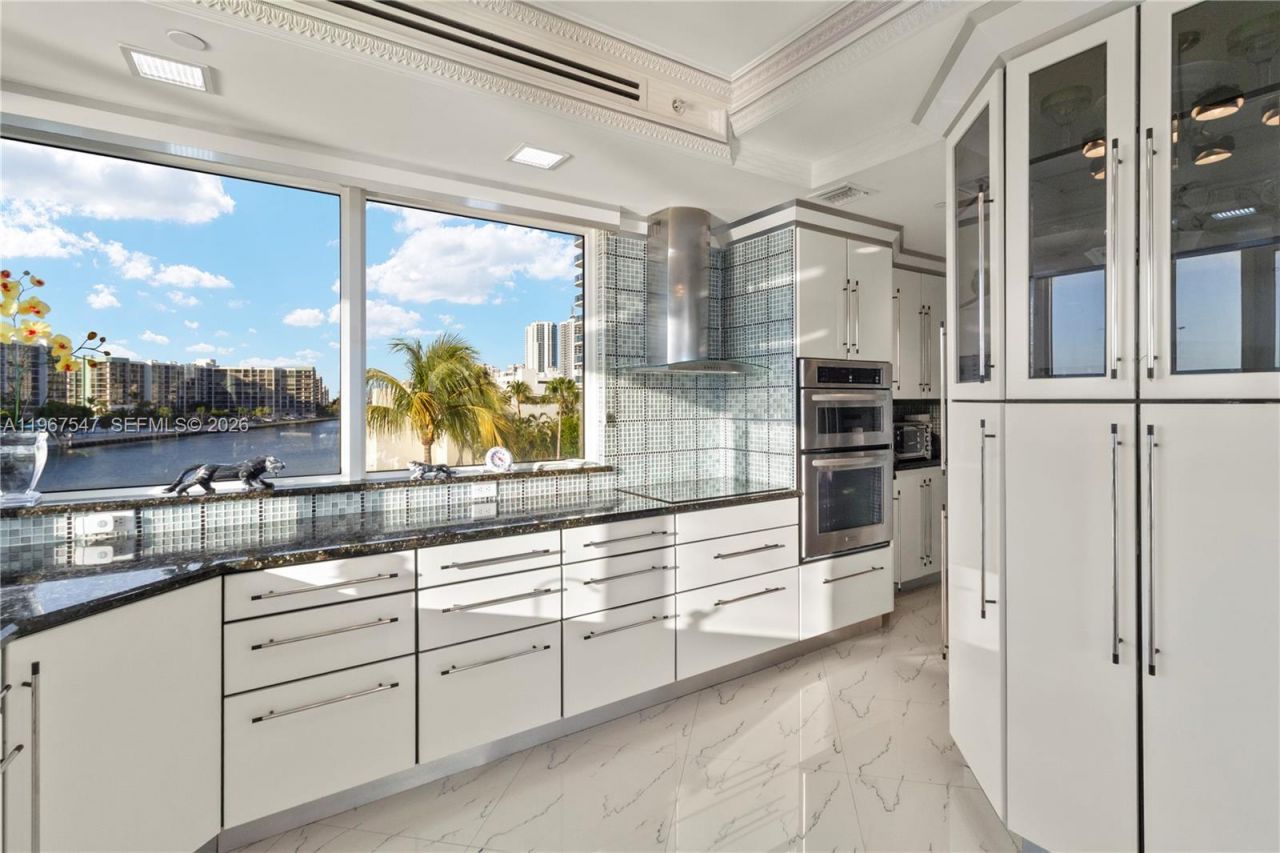 12 Seacrest Pkwy, Unit 3, Hollywood, FL 33019 Photo