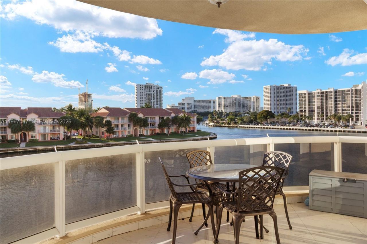 12 Seacrest Pkwy, Unit 3, Hollywood, FL 33019 Photo