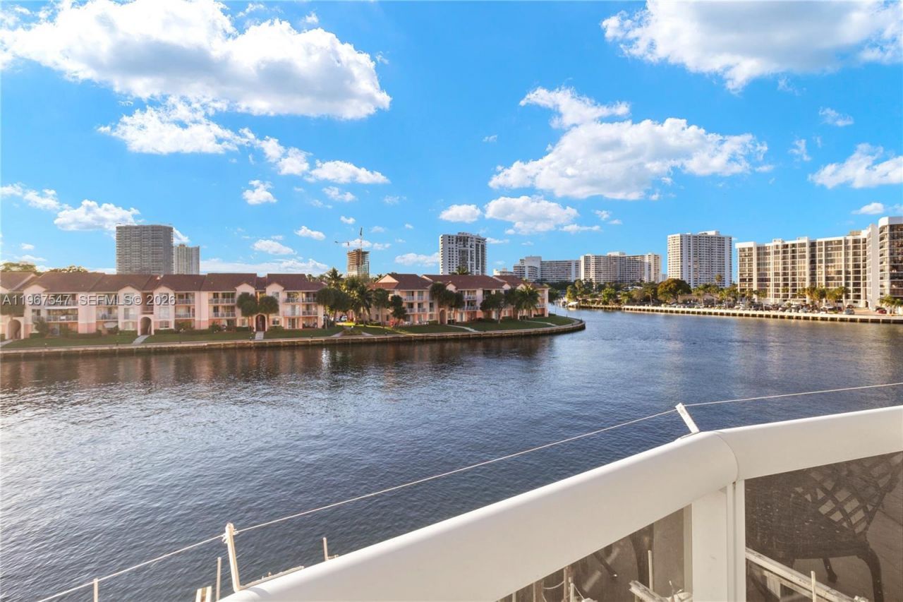 12 Seacrest Pkwy, Unit 3, Hollywood, FL 33019 Photo