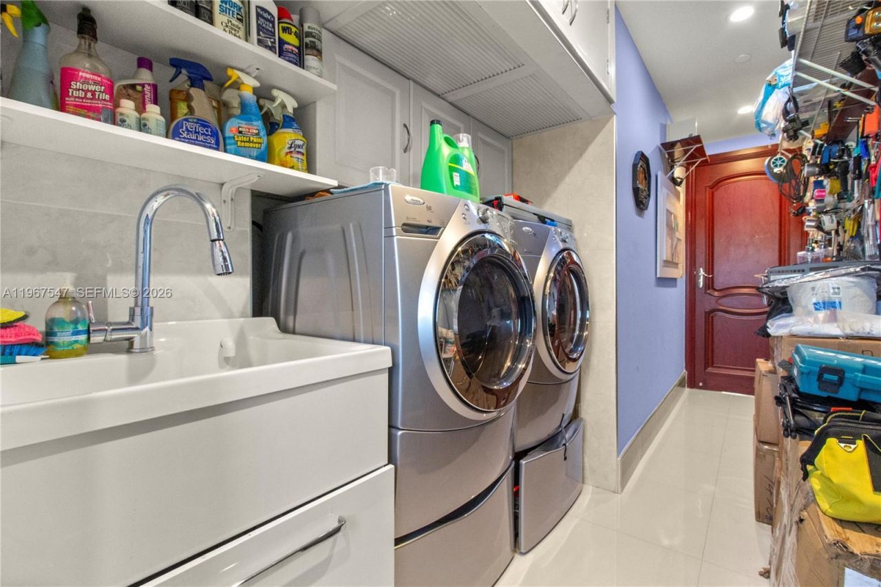 12 Seacrest Pkwy, Unit 3, Hollywood, FL 33019 Photo