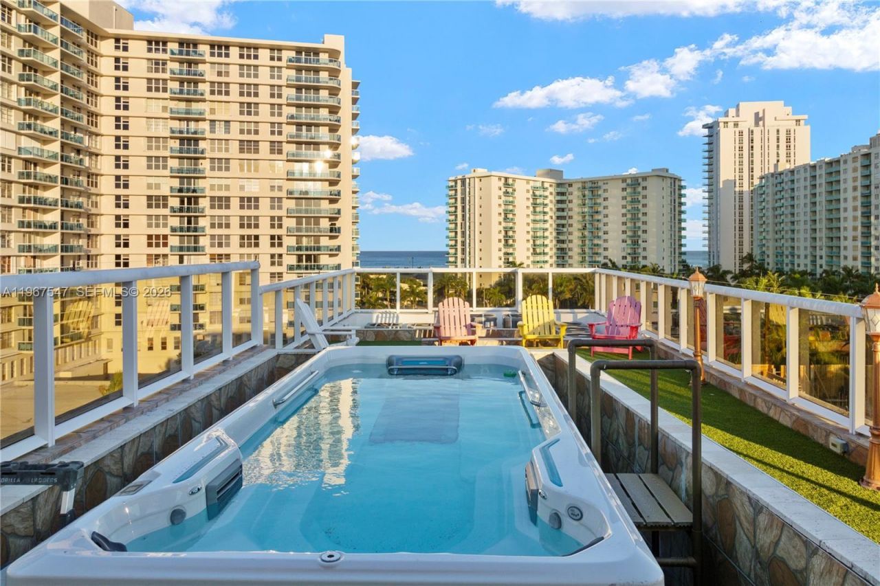 12 Seacrest Pkwy, Unit 3, Hollywood, FL 33019 Photo