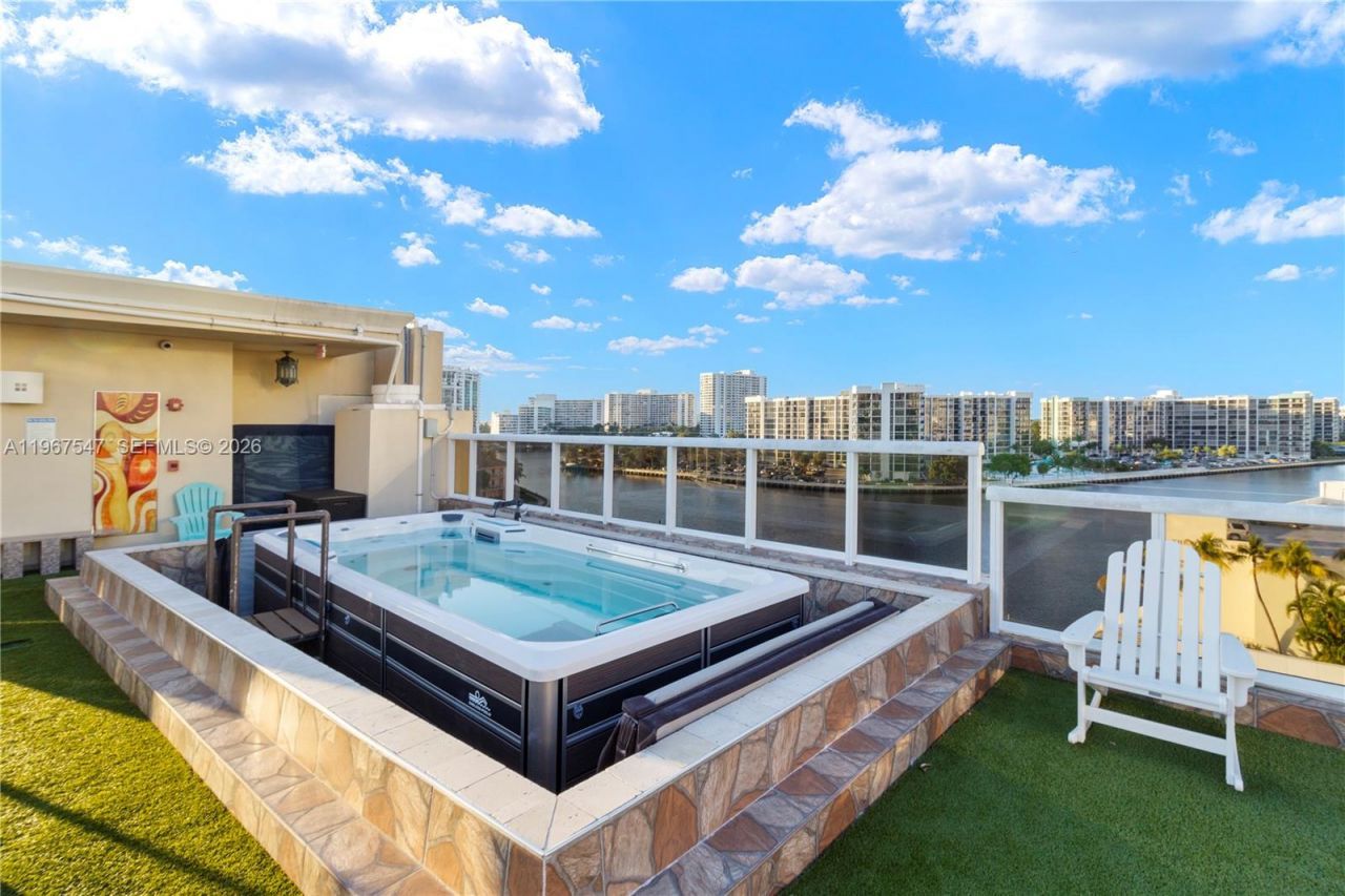 12 Seacrest Pkwy, Unit 3, Hollywood, FL 33019 Photo